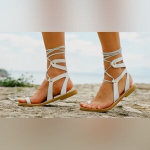NWOT! Kionas Greek Leather Art Gladiator Sandals in White Leather
